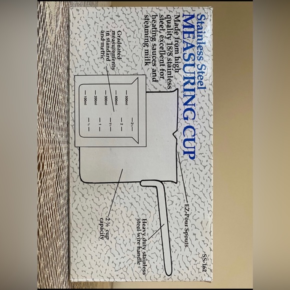 New Stainless 2 1/2 Cup Measure - Picture 6 of 7